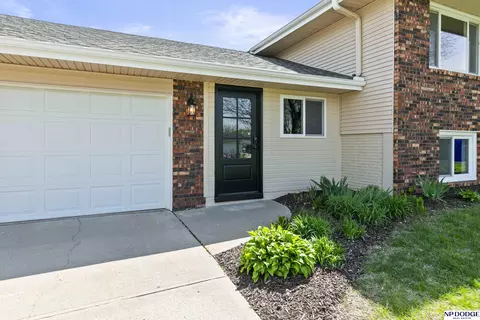 354 E Baronage Dr, Blair, NE 68008