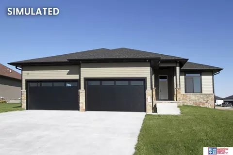 9335 Castle Pine Dr, Lincoln, NE 68516