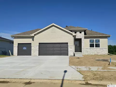 11108 N 173 St, Bennington, NE 68007