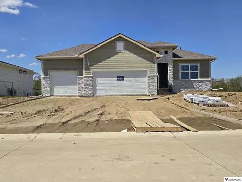 11108 N 173 St, Bennington, NE 68007