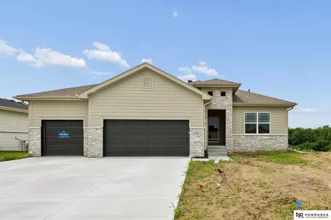 11108 N 173 St, Bennington, NE 68007