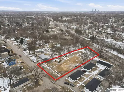 3949 Hartman Ave, Omaha, NE 68111