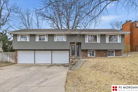 2324 N 113th St, Omaha, NE 68164
