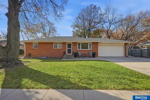 5115 S 52 St, Lincoln, NE 68516