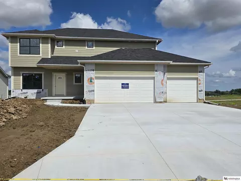 11003 N 159 Ave, Bennington, NE 68007