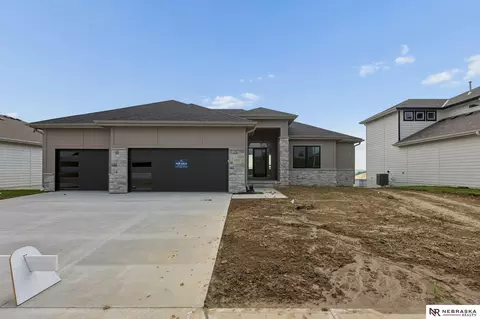 10905 N 160 St, Bennington, NE 68007