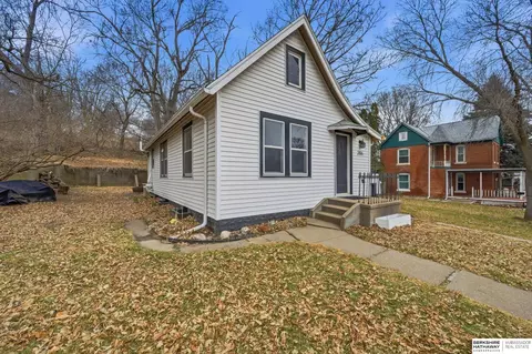206 N Hazel St, Glenwood, IA 51534