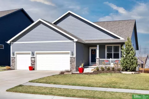 20602 E St, Elkhorn, NE 68022