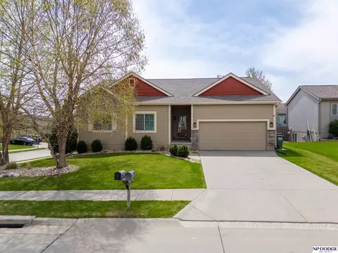 18701 Birchwood Ave, Omaha, NE 68135