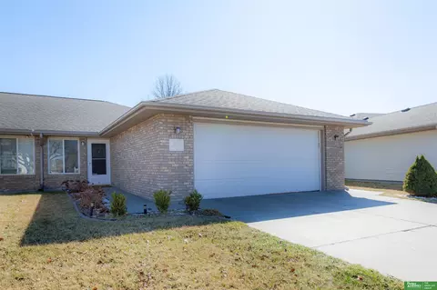 2111 Kingswood Cir, Lincoln, NE 68521