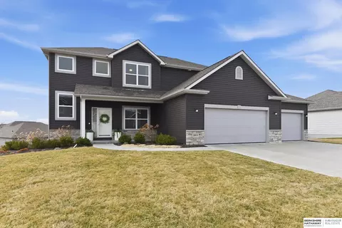 20915 Fowler Ave, Elkhorn, NE 68022