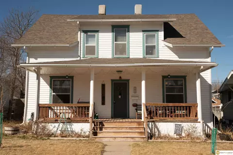 171 Maple St, Chadron, NE 69337