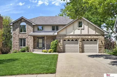 6232 S 100th St, Omaha, NE 68127