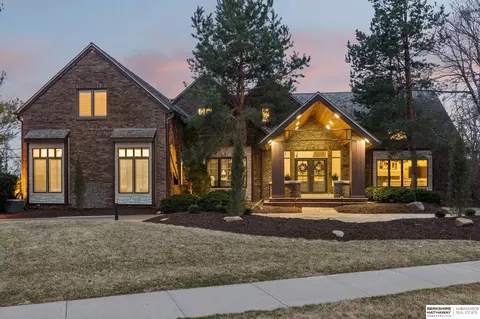 14341 Hamilton St, Omaha, NE 68154