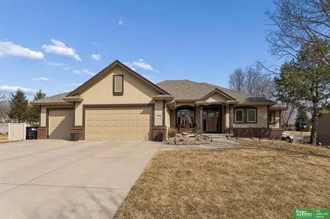 5045 S 175th St, Omaha, NE 68135