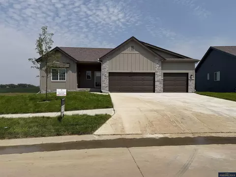 9111 S 177 St, Omaha, NE 68136