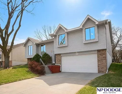 15523 Charles St, Omaha, NE 68154