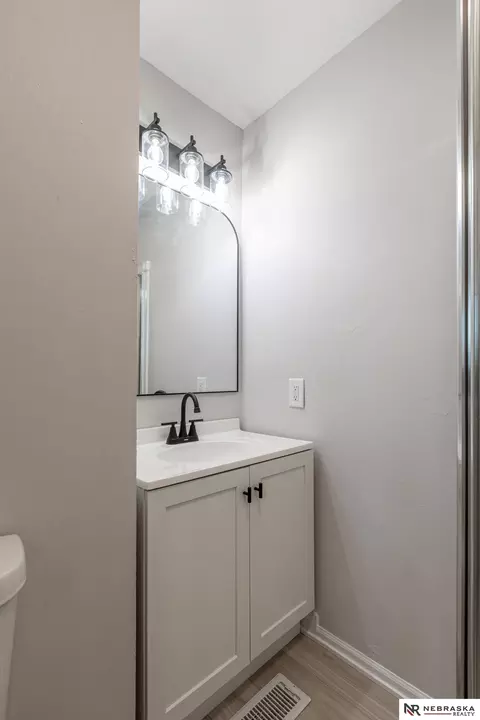 Bath - 845 N 2nd St, Springfield, NE 68059 photo 3 of 3