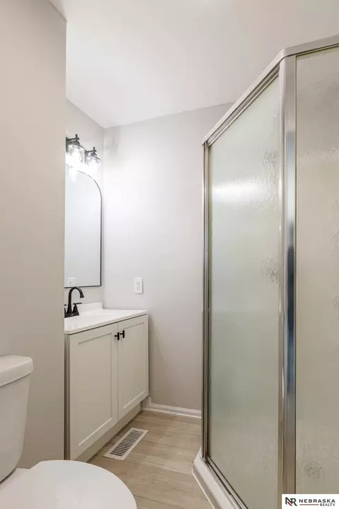 Bath - 845 N 2nd St, Springfield, NE 68059 photo 2 of 3
