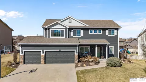 17302 Larimore Ave, Omaha, NE 68116