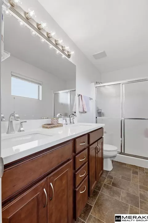 Bath - 14210 Vane St, Omaha, NE 68142 photo 1 of 2