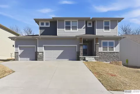 4605 S 193rd St, Omaha, NE 68135
