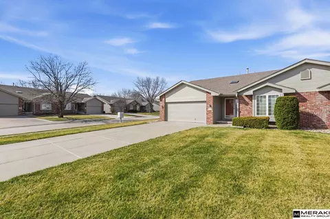 15616 Edna Cir, Omaha, NE 68136
