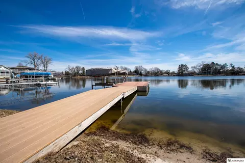33 Lakewood Dr, Columbus, NE 68601