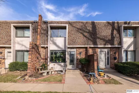 5628 S 92 Plz, Omaha, NE 68127