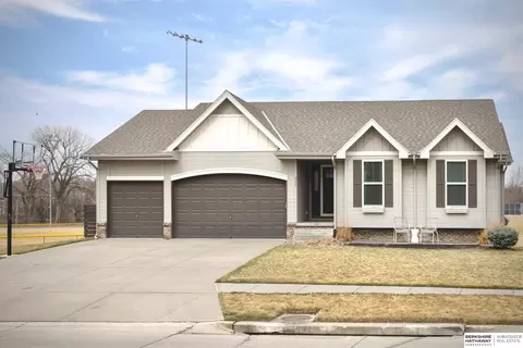 311 Itan Dr, Yutan, NE 68073
