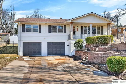 4509 Ridgeway Rd, Omaha, NE 68134