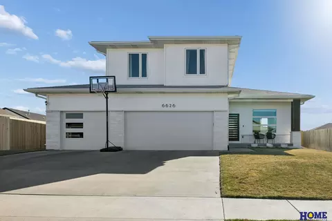 6626 Verano Dr, Lincoln, NE 68523