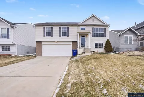 10872 Potter St, Omaha, NE 68142