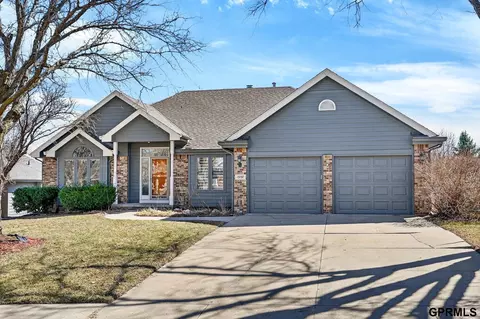 15707 Sahler St, Omaha, NE 68116