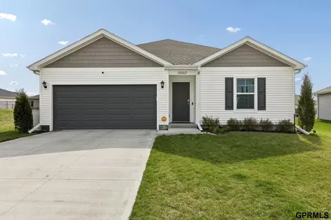 10807 S 177th St, Omaha, NE 68136