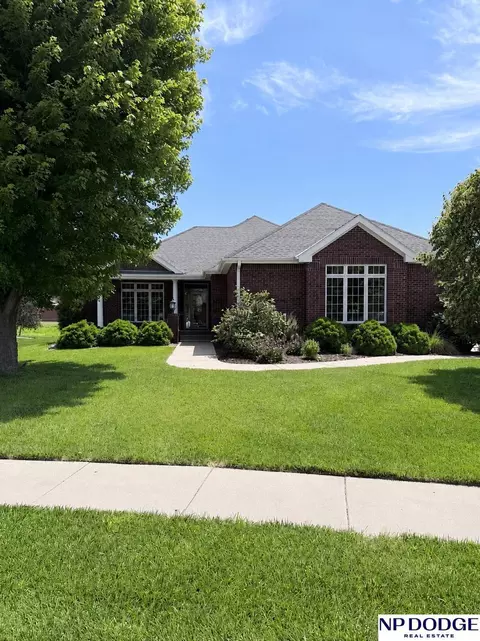 1682 Deer Run, Fremont, NE 68025