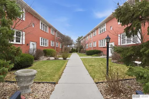9103 Arbor St #7, Omaha, NE 68124
