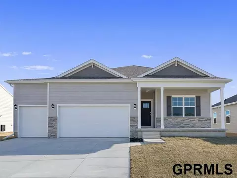 18459 Rose Lane Rd, Omaha, NE 68136