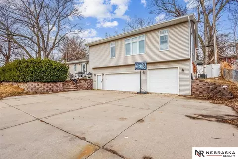 6322 Hamilton St, Omaha, NE 68132