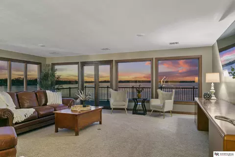 709 Pier 3, Lincoln, NE 68528