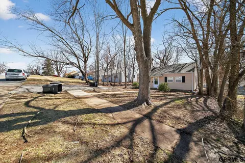 6939 Hamilton St, Omaha, NE 68132