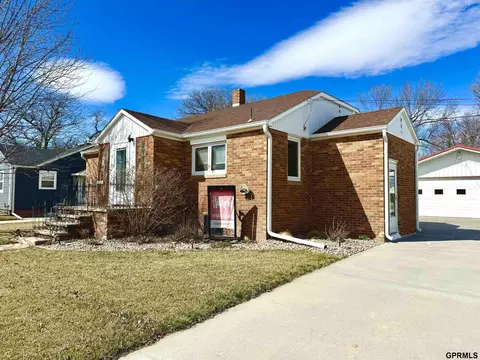 106 W North Railroad St, Shickley, NE 68436