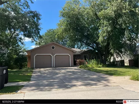 6424 S 95th St, Omaha, NE 68127