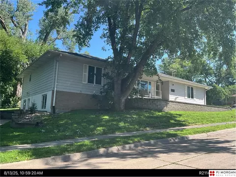 5010 Frederick Cir, Omaha, NE 68106