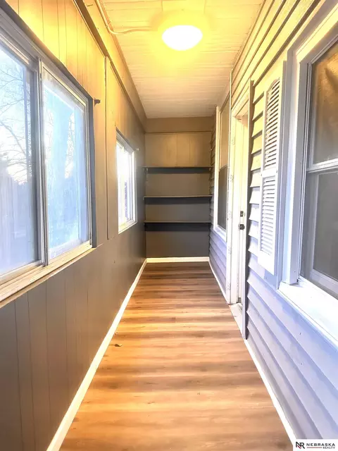 2008 Oak St, Omaha, NE 68108