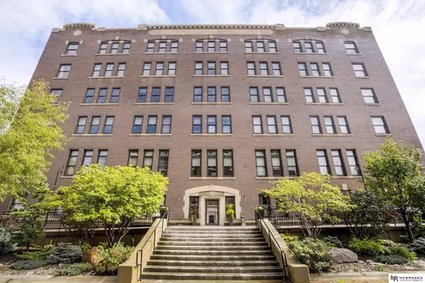 105 S 9th St #416, Omaha, NE 68102