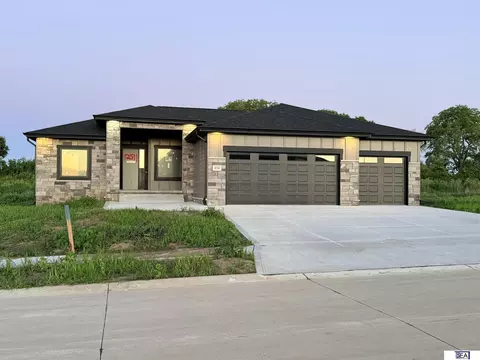 12511 S 87 St, Papillion, NE 68046
