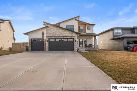 305 Otoe Dr, Yutan, NE 68073