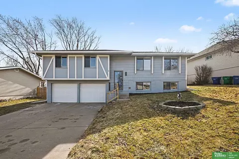 13711 Edna St, La Vista, NE 68138