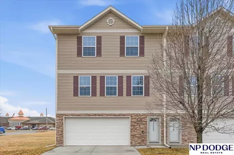 3006 Nakoma Ln, Carter Lake, IA 51510